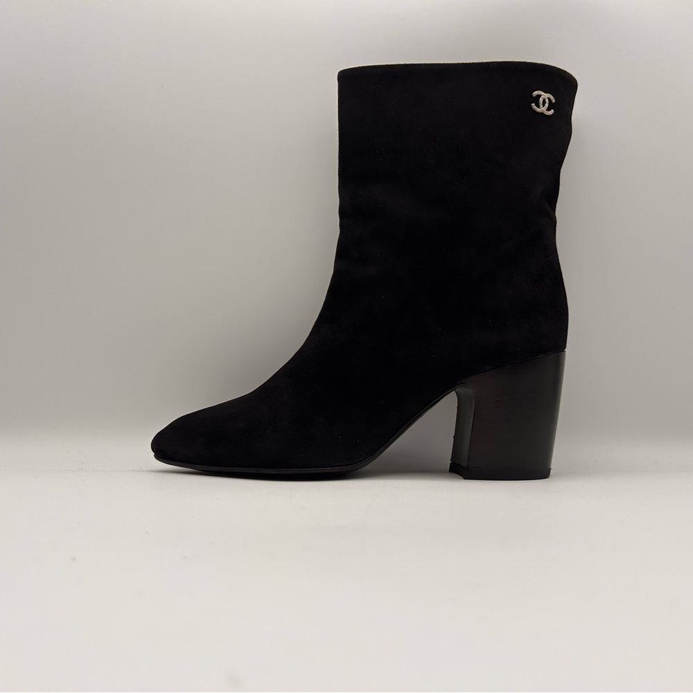 CHANEL Black Suede CC Calfskin Short Boots Made in Italy Size 38 Box Dustbags - Picture 3 of 15